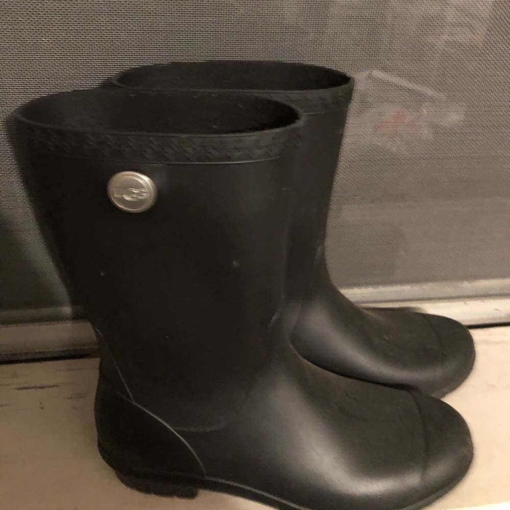 UGG Sienna Midcalf Rainboots Matte Blk